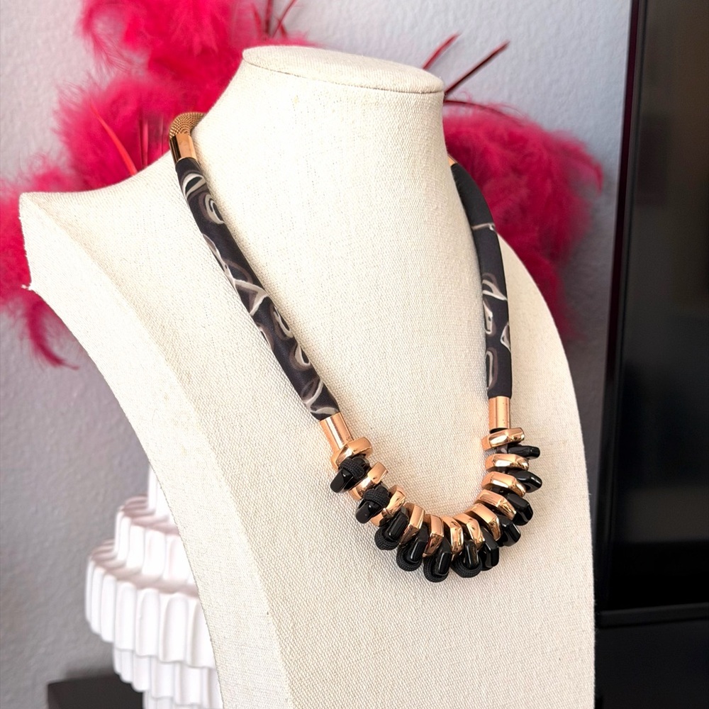 Marc Jacobs Black and Rose Gold Statement Necklace - Picture 4 of 7